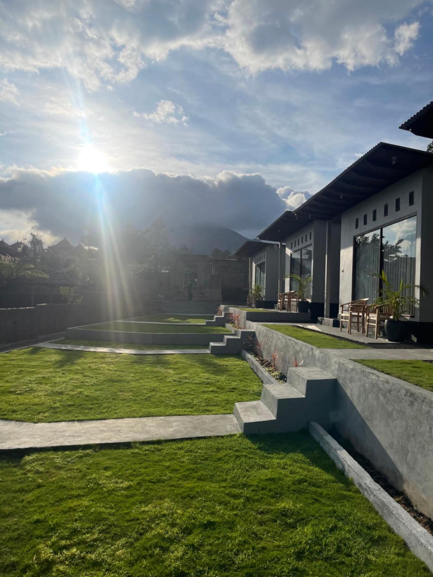 Batur Holiday Кубупенлокан Экстерьер фото